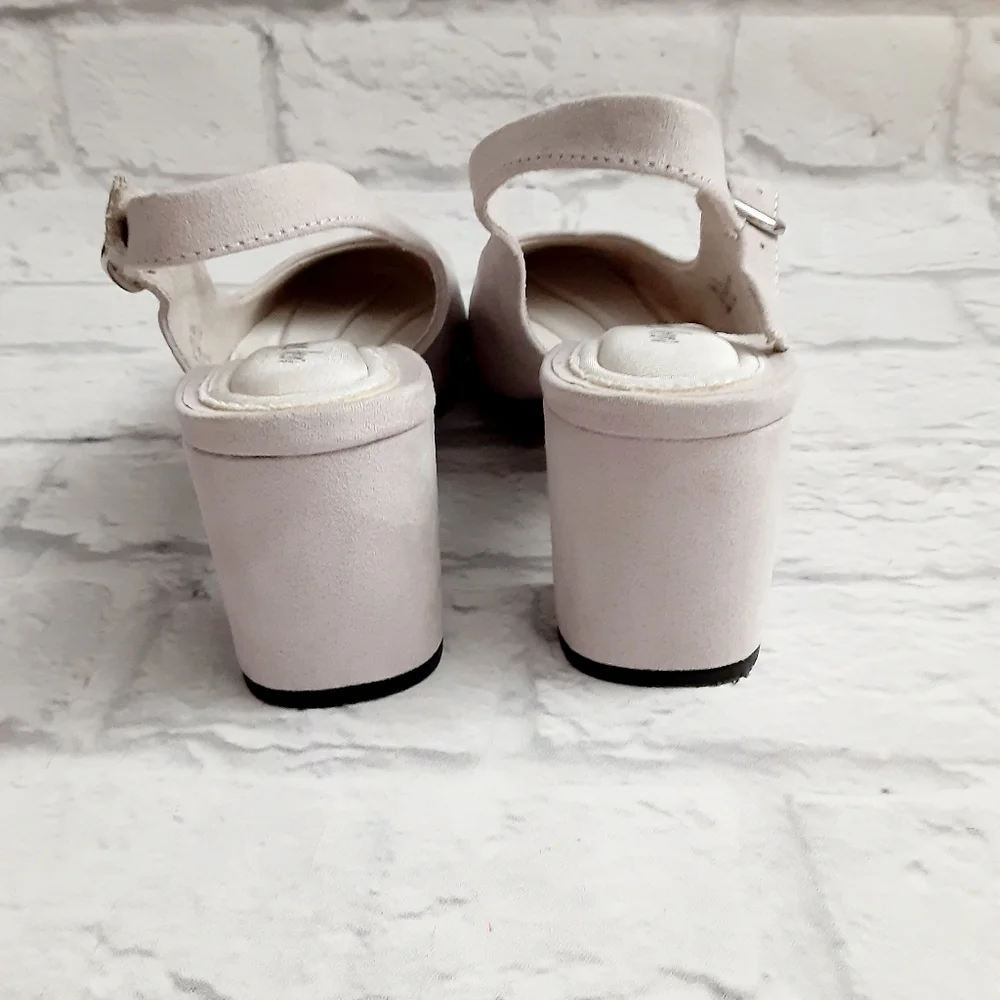 Easy Street Dainty  slingback embroidered